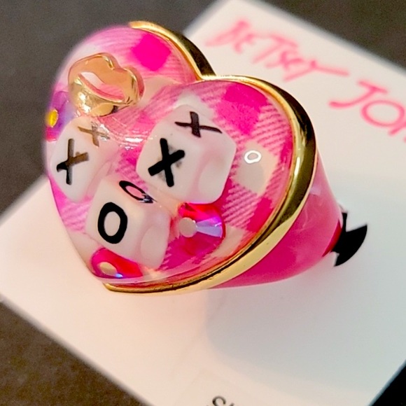 New BETSEY JOHNSON XOX GINGHAM HEART RING - Picture 3 of 11